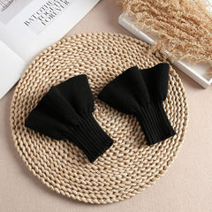 Two pairs Knitted yarn cuffs for autumn and winter, warm accessories,  elastic base, decorative fake sleeves(black）
