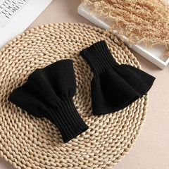 Two pairs Knitted yarn cuffs for autumn and winter, warm accessories,  elastic base, decorative fake sleeves(black）