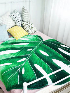 Leaf Flannel Blanket Multi Functional Leaf Shape Blanket for Picnic Office