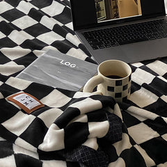 Simple Vintage Checkerboard Blanket Autumn Winter Warm Nap Throw Blanket Flannel Fleece Sofa Leisure Blanket Modern Black 150