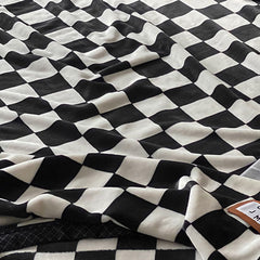 Simple Vintage Checkerboard Blanket Autumn Winter Warm Nap Throw Blanket Flannel Fleece Sofa Leisure Blanket Modern Black 150