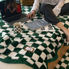 Simple Vintage Checkerboard Blanket Autumn Winter Warm Nap Throw Blanket Flannel Fleece Sofa Leisure Blanket Pine Cone Green 