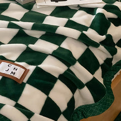 Simple Vintage Checkerboard Blanket Autumn Winter Warm Nap Throw Blanket Flannel Fleece Sofa Leisure Blanket Pine Cone Green 
