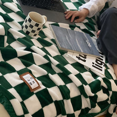 Simple Vintage Checkerboard Blanket Autumn Winter Warm Nap Throw Blanket Flannel Fleece Sofa Leisure Blanket Pine Cone Green 