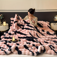 Class A Rabbit Fur Blanket Thickened Blanket Warm Blanket Home Decor Blanket - Pink - Size M  200-230cm