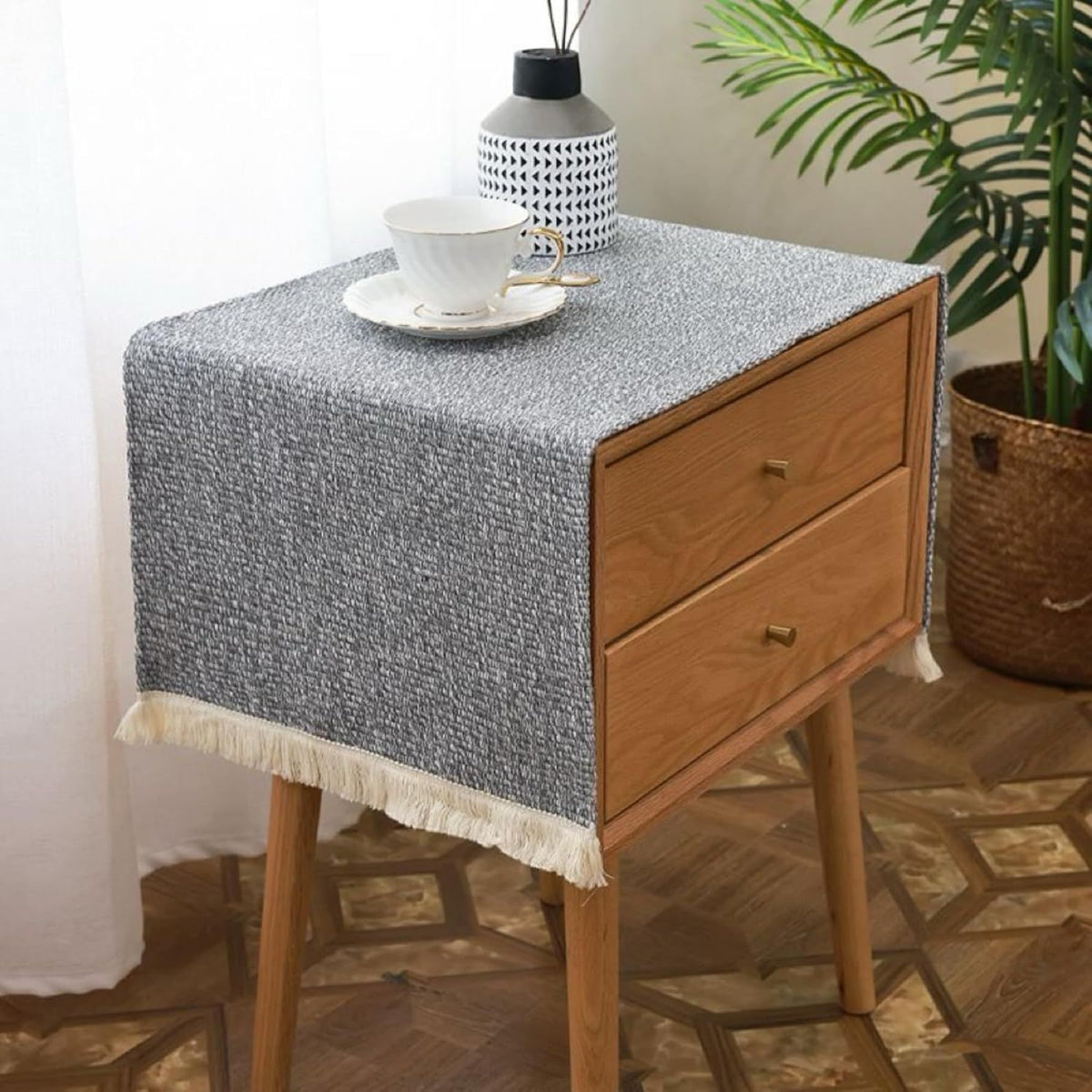 Bedside Table Cover - Coffee Table Cover with Tassel Top, Bedside Table Bedside Bedroom Bedside Living Room Small Tablecloth 