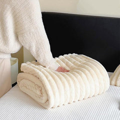 Plush Blanket Leisure Blanket Autumn Winter Warm Nap Throw Soft Cozy - White-100x150cm