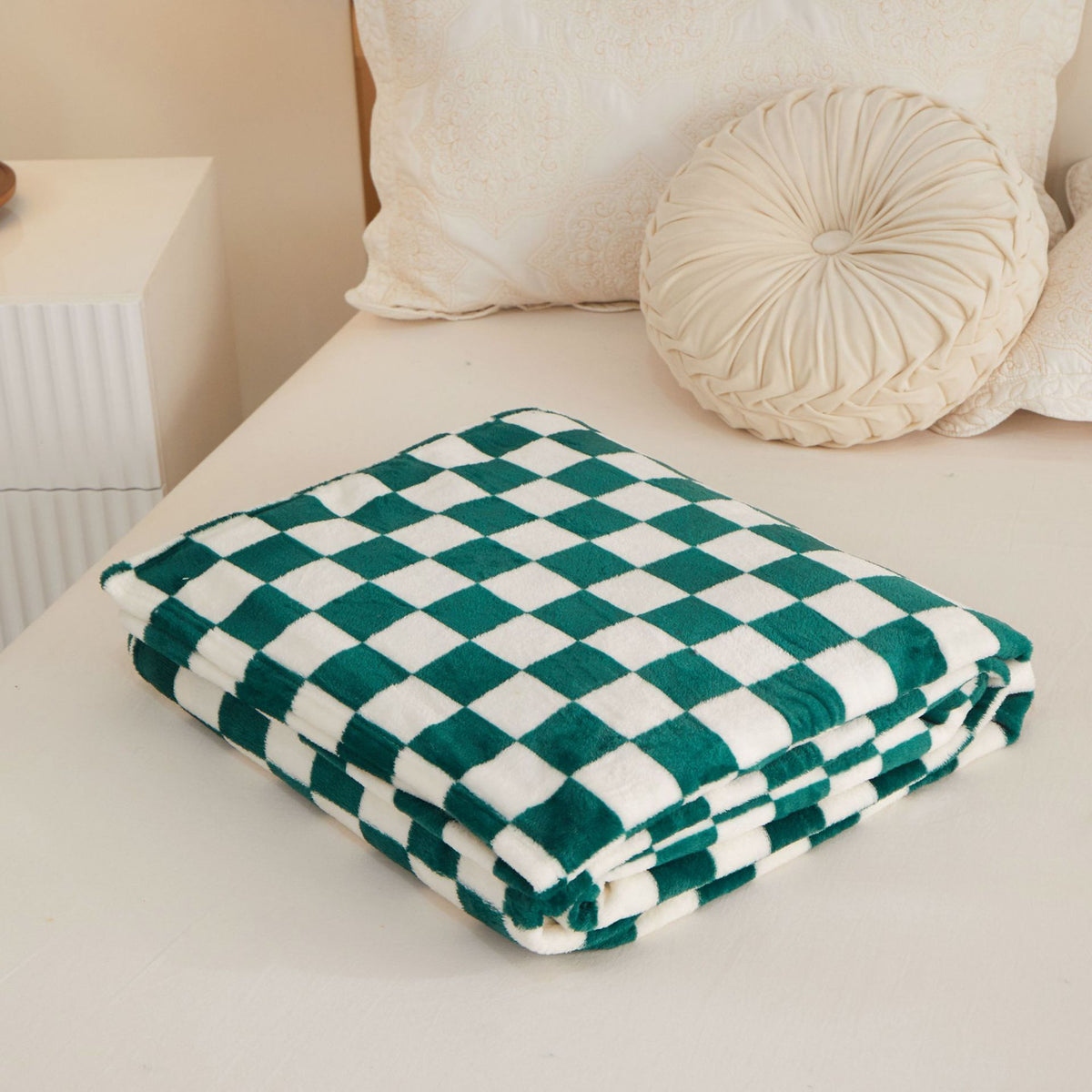 Green and white checkered pattern Double-Sided Plaid Fleece Blanket – 100×150cm Machine Washable, No-Shedding Flannel Throw f