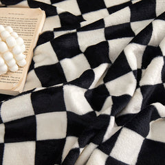 Coffee-colored and white checkered pattern Double-Sided Plaid Fleece Blanket – 100×150cm Machine Washable, No-Shedding Flanne