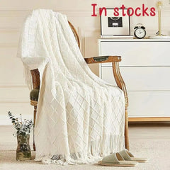 Pink Nordic Minimalist Knit Throw Blanket – 127×180cm Lightweight, Soft & Breathable Fleece-like Fabric with Tassel Edges for
