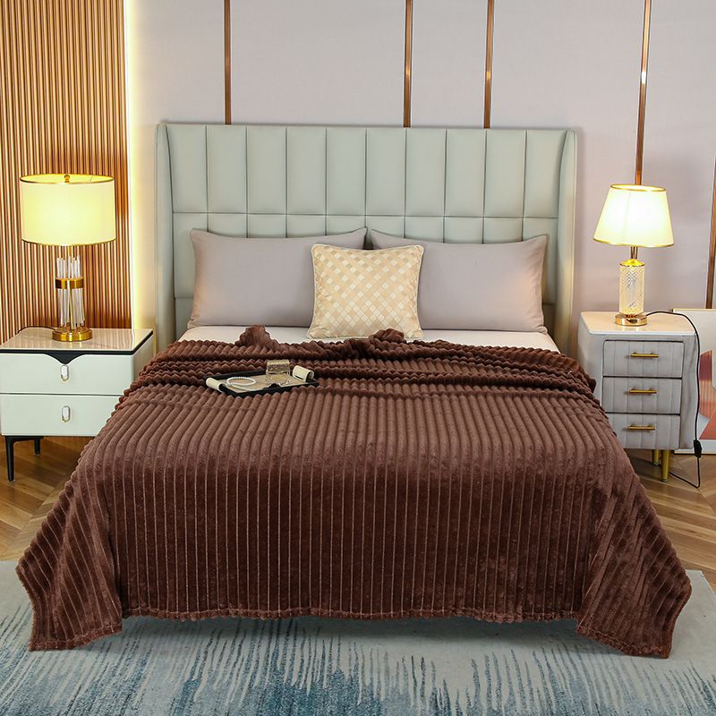150*200cm Brown Solid Colour Flannel Throw Blanket - Thick Double-Sided Fleece with Ribbed Texture - Soft throw blanket& Ligh