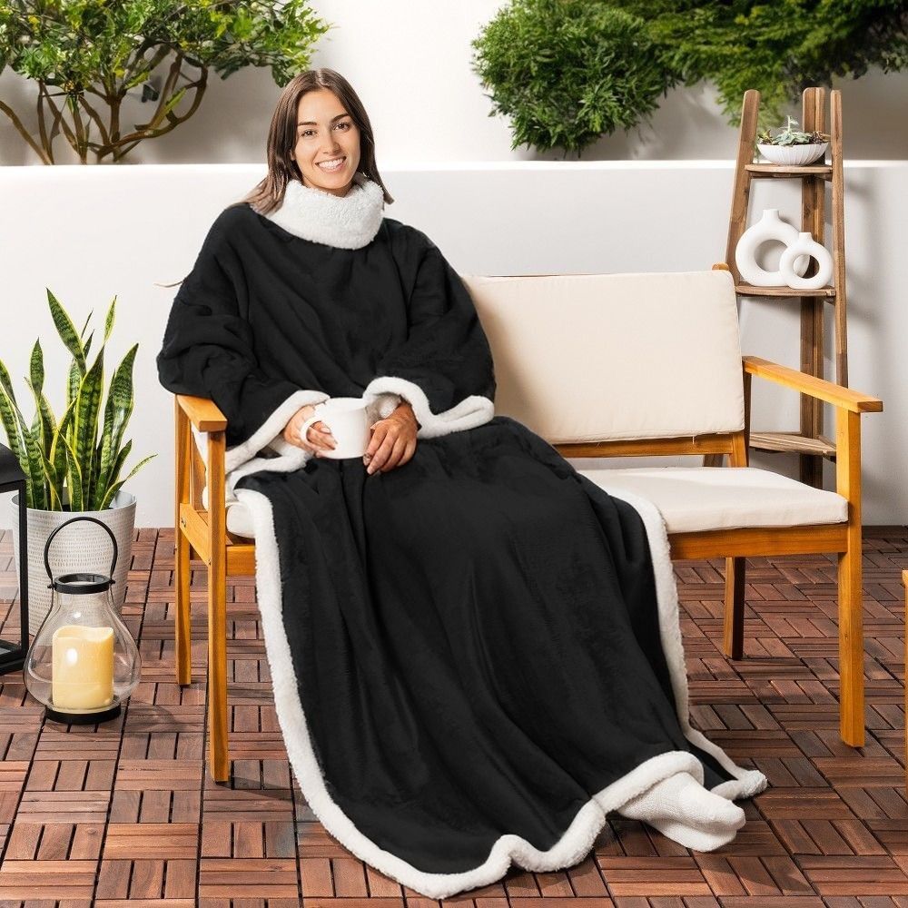 Black 180 x 120CM Extra Large Wearable Wrap Blanket with Sleeves and Large Pocket, Cozy Thickened Composed Flannel Sherpa Fle