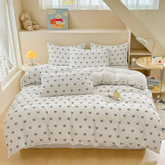 Bow Print Bedding Set - 3 Piece Set - Quilt Cover 264 x 229 cm with 2 Pillowcases 51 x 66 cm - White and Black Bow Pattern