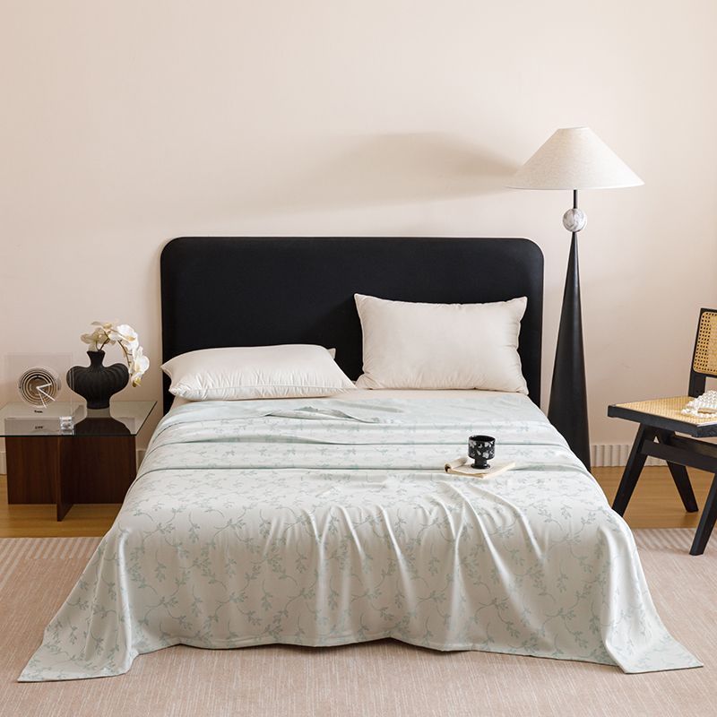 Blue Bamboo Fibre Summer Blanket - Vine Pattern Cooling Throw Blanket 200×230cm Lightweight Breathable Summer Quilt
