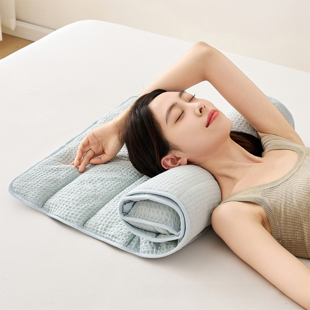 2-in-1 Blue Adjustable Travel Towel Pillow Integeatd 60 x 140CM Foldable Padded Mat, Soft Cotton Neck Support Roll Pillow Mat